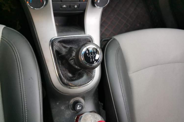 Used Chevrolet Cruze 2013 1.6L SL Grand Edition Manual Transmission Gear Lever