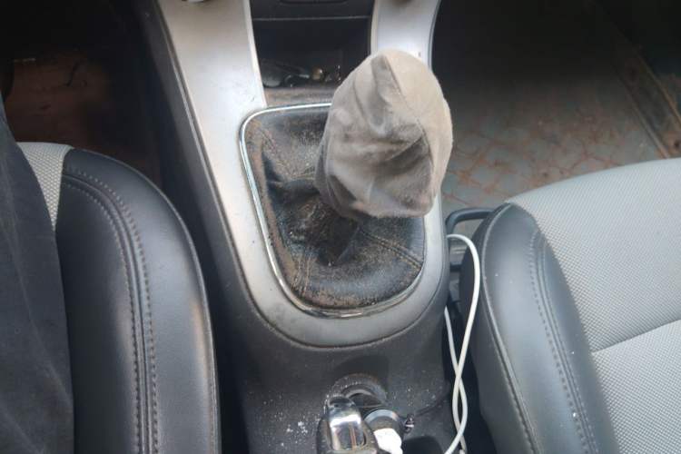 Used Chevrolet Cruze 2013 1.6L SL MT Gear Lever