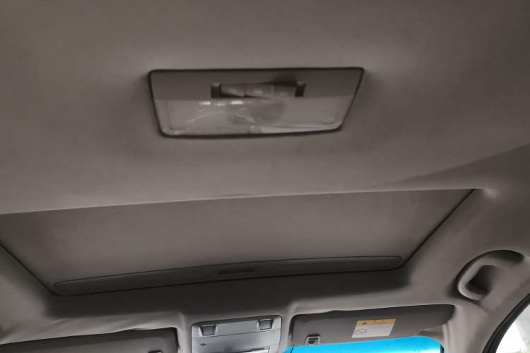 Used Chevrolet Cruze 2013 Hatchback 1.6L Manual Luxury Model Headliner