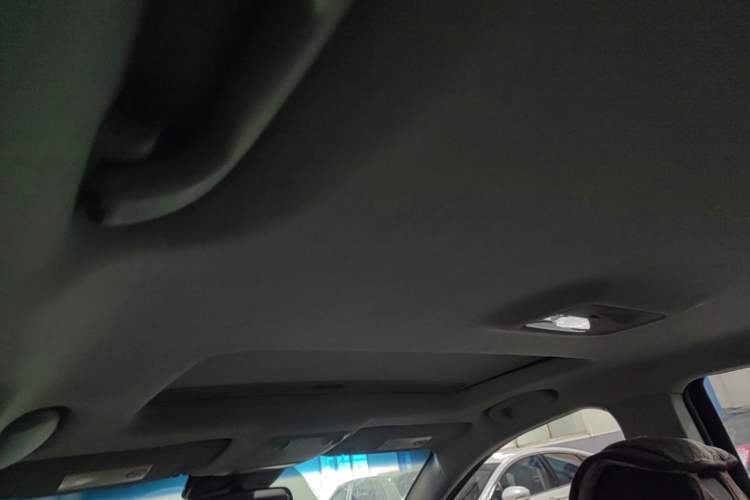 Used Chevrolet Cruze 2013 1.6L SE MT Headliner