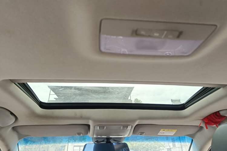 Used Chevrolet Cruze 2013 Hatchback 1.6L Manual Luxury Model Headliner