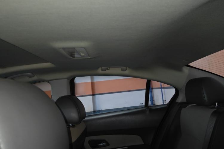 Used Chevrolet Cruze 2013 1.6L SL Sunroof Edition MT Headliner