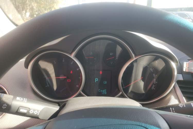 Used Chevrolet Cruze 2013 1.8L SE AT Instrument Cluster