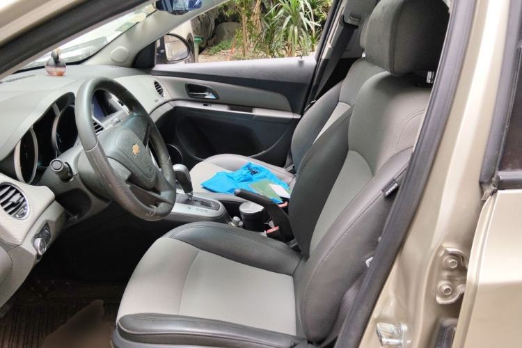 Used Chevrolet Cruze 2013 1.8L SE AT Left Front Seat