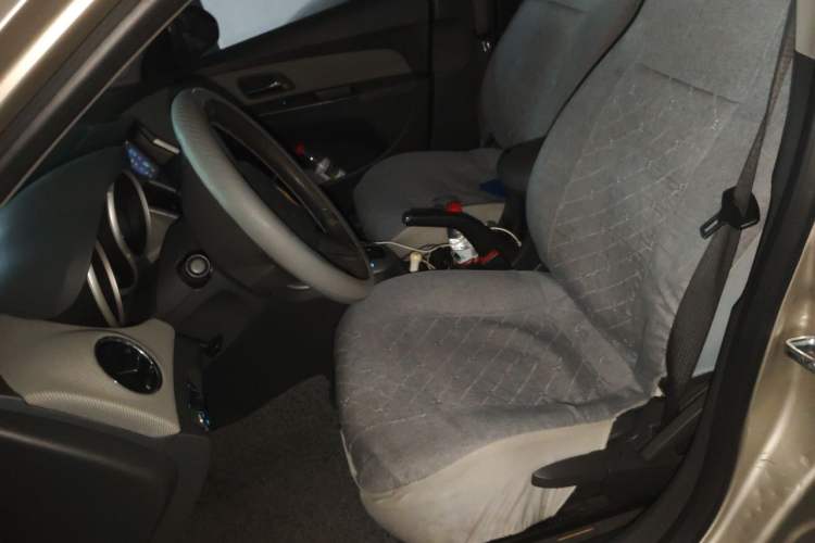 Used Chevrolet Cruze 2013 1.8L SE AT Left Front Seat