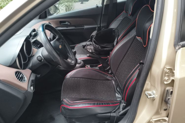 Used Chevrolet Cruze 2013 Hatchback 1.6L Manual Luxury Model Left Front Seat