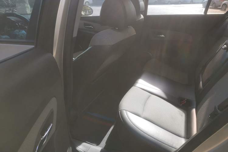 Used Chevrolet Cruze 2013 1.8L SE AT Left Rear Seat