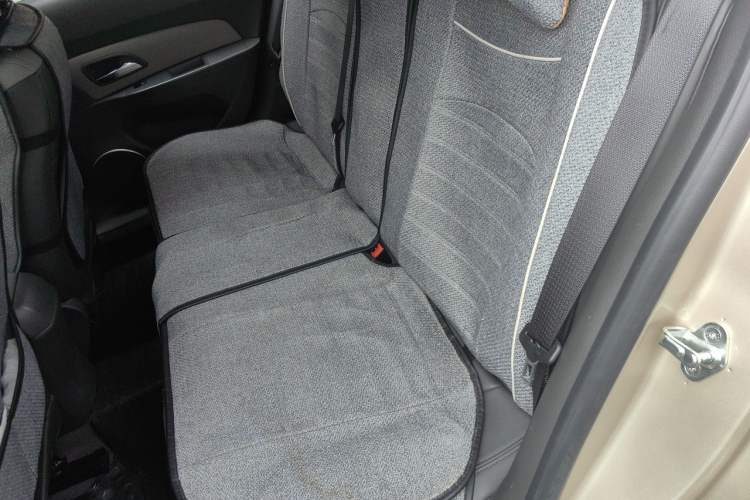 Used Chevrolet Cruze 2013 1.8L SE AT Left Rear Seat