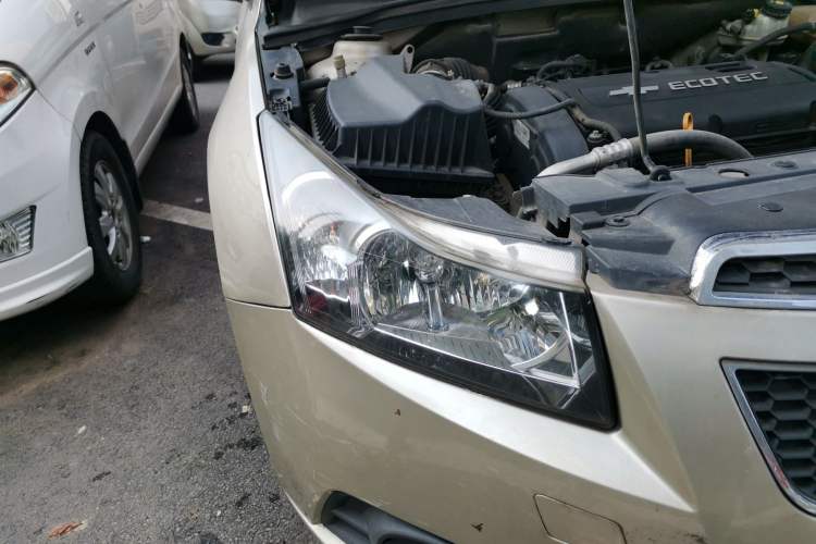 Used Chevrolet Cruze 2013 1.6L SL Grand Edition Manual Transmission Right Front Headlight