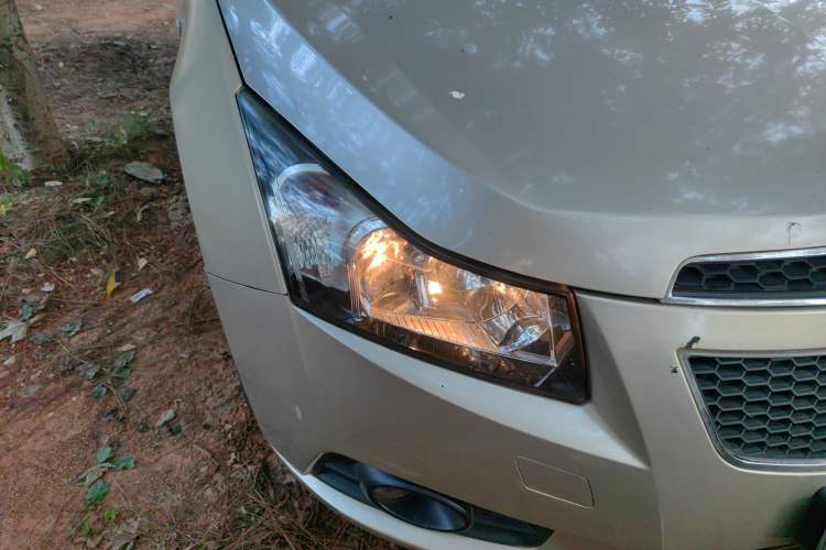 Used Chevrolet Cruze 2013 1.6L SE WTCC Edition MT Right Front Headlight
