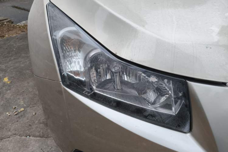 Used Chevrolet Cruze 2013 Hatchback 1.6L Manual Luxury Model Right Front Headlight