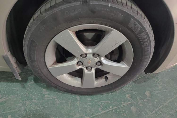 Used Chevrolet Cruze 2013 1.6L SE MT Right Front Wheel Hub