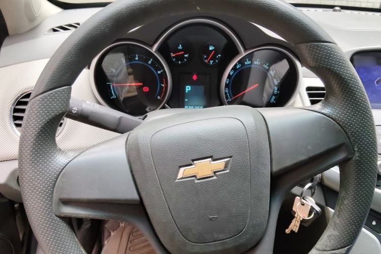 Used Chevrolet Cruze 2013 1.8L SE AT Steering Wheel