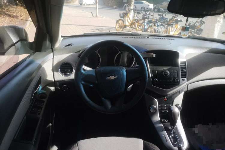 Used Chevrolet Cruze 2013 1.8L SE AT Steering Wheel