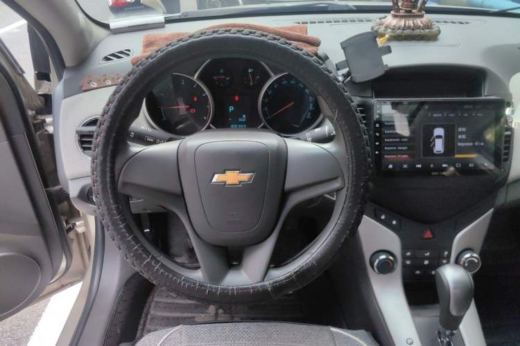 Used Chevrolet Cruze 2013 1.8L SE AT Steering Wheel