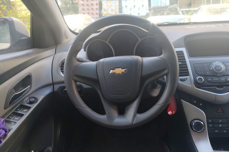 Used Chevrolet Cruze 2013 1.6L SL MT Steering Wheel
