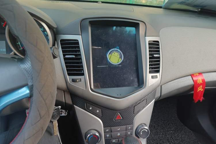 Used Chevrolet Cruze 2013 1.8L SE AT Audio And AC Panel