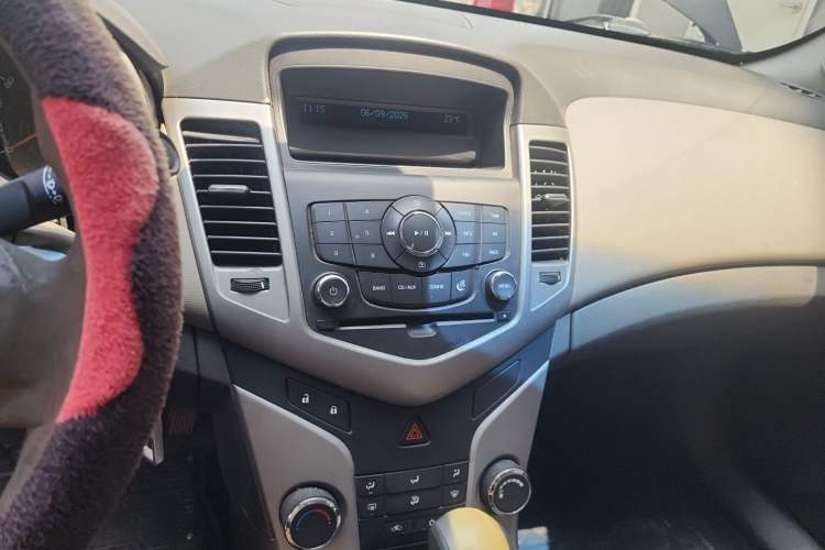 Used Chevrolet Cruze 2013 1.6L SL Grand Edition Automatic Audio And AC Panel