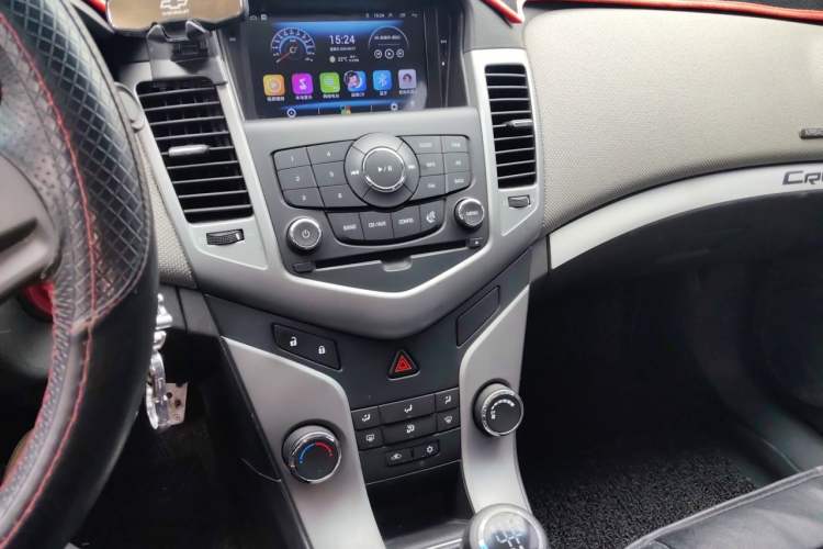 Used Chevrolet Cruze 2013 1.6L SE MT Audio And AC Panel