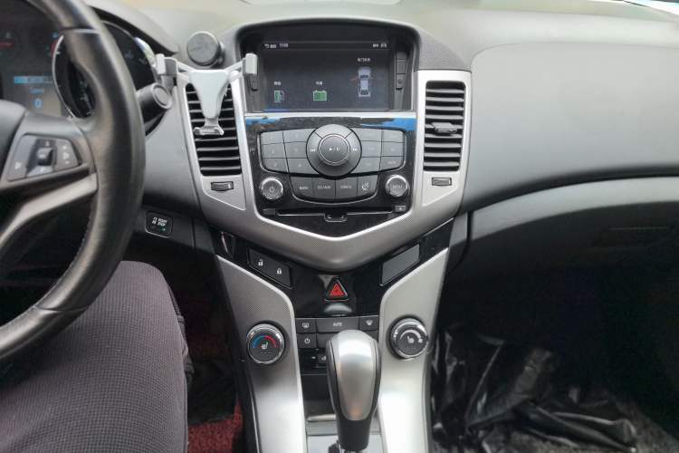 Used Chevrolet Cruze 2013 1.8L SX AT Audio And AC Panel