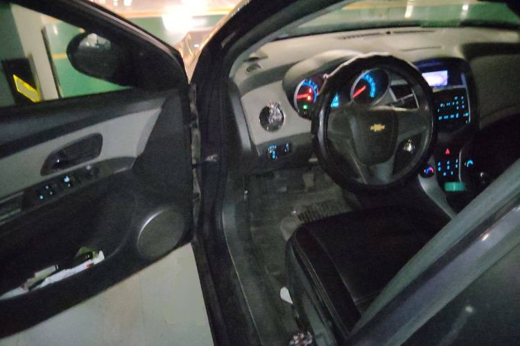 Used Chevrolet Cruze 2013 1.6L SE WTCC Edition MT Driver Seat