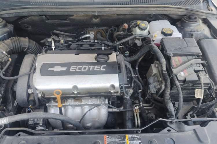 Used Chevrolet Cruze 2013 1.8L SE AT Engine Bay
