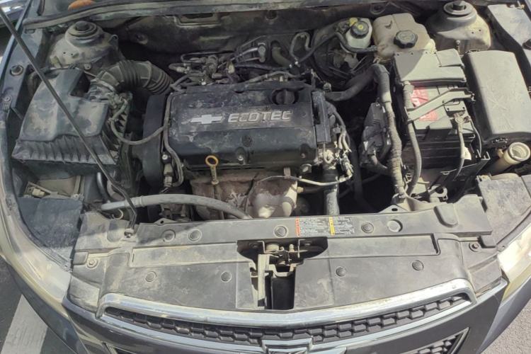 Used Chevrolet Cruze 2013 1.6L SE MT Engine Bay