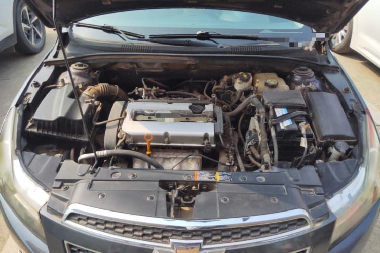 Used Chevrolet Cruze 2013 1.8L SX AT Engine Bay