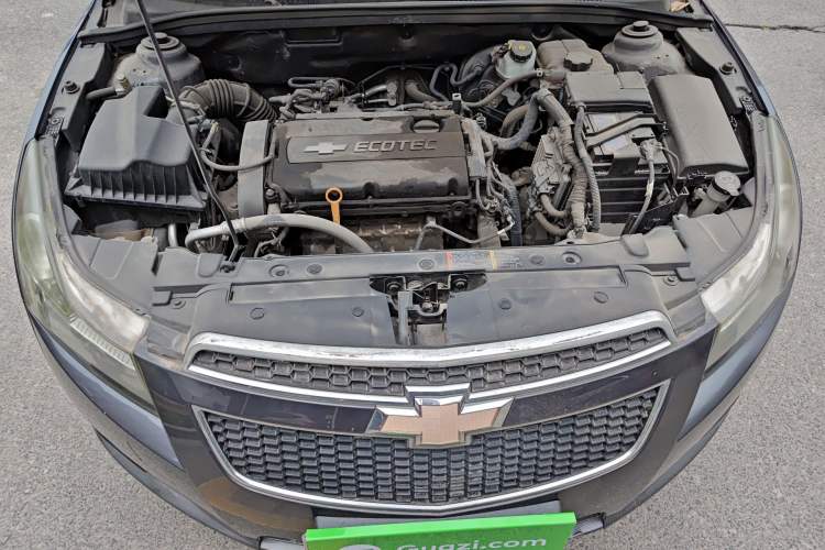 Used Chevrolet Cruze 2013 1.6L SE MT Engine Bay