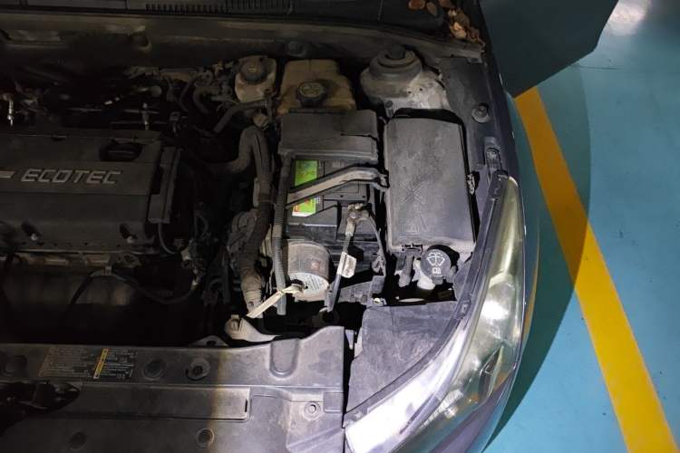 Used Chevrolet Cruze 2013 1.8L SE AT Engine Bay Left