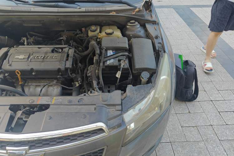 Used Chevrolet Cruze 2013 1.8L SE AT Engine Bay Left
