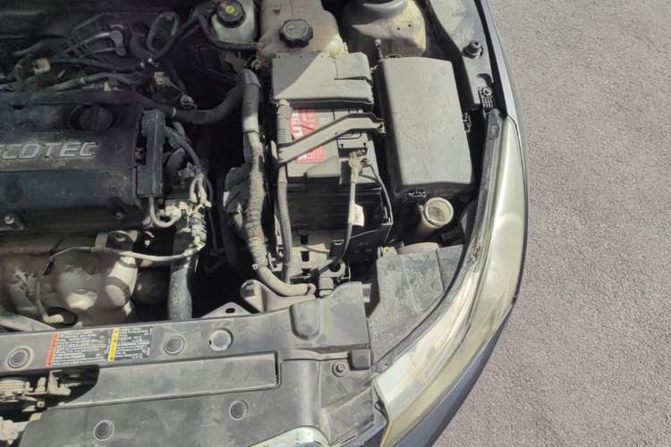 Used Chevrolet Cruze 2013 1.6L SE MT Engine Bay Left