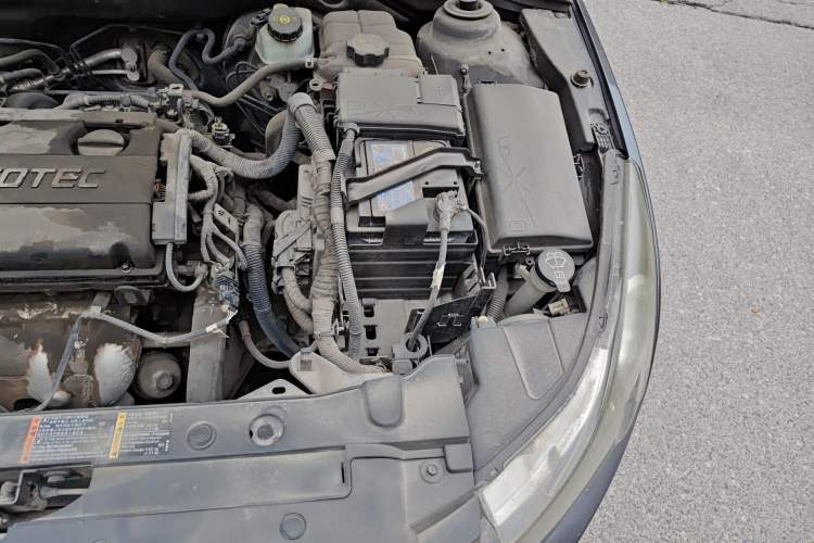 Used Chevrolet Cruze 2013 1.6L SE MT Engine Bay Left