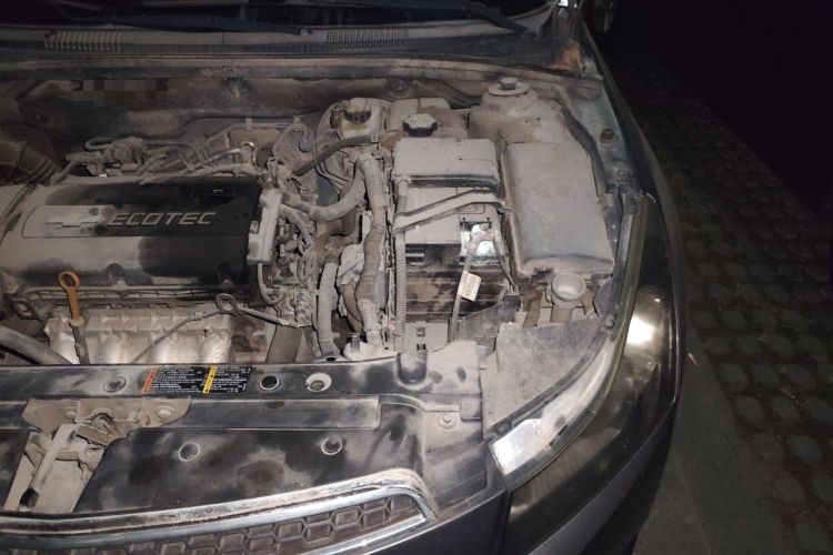 Used Chevrolet Cruze 2013 1.6L SL MT Engine Bay Left