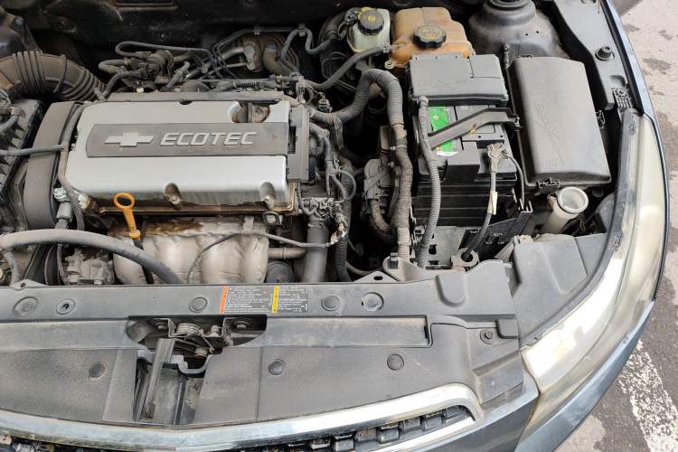 Used Chevrolet Cruze 2013 1.6L SL Grand Edition Manual Transmission Engine Bay Left