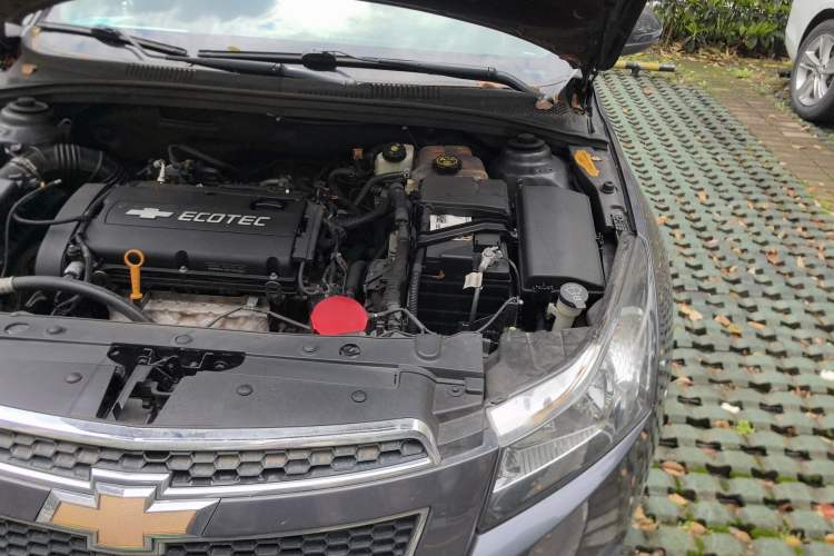 Used Chevrolet Cruze 2013 1.8L SX AT Engine Bay Left