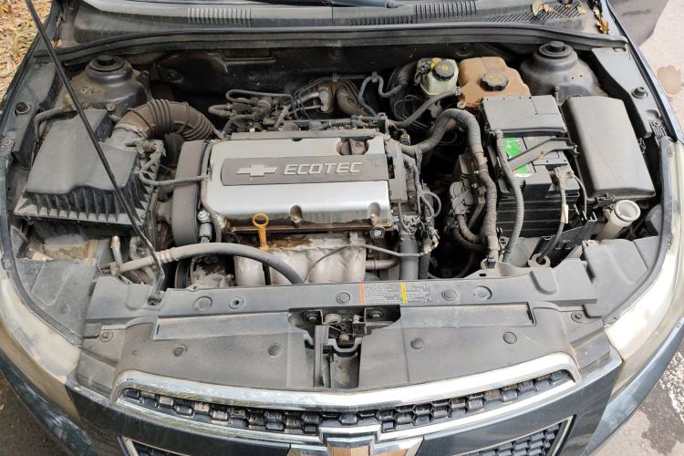 Used Chevrolet Cruze 2013 1.6L SL Grand Edition Manual Transmission Engine Bay