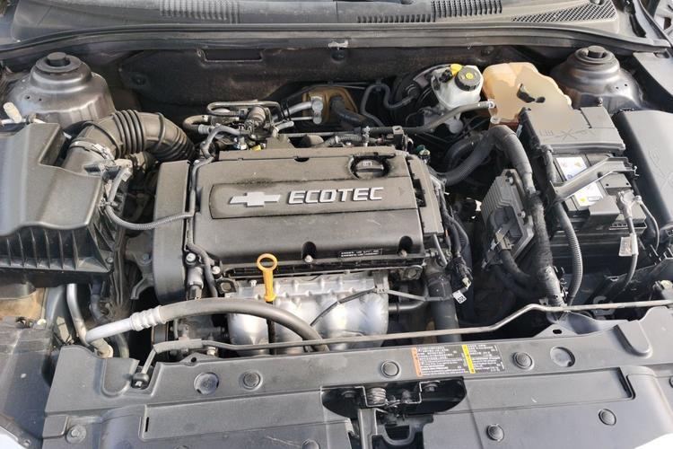 Used Chevrolet Cruze 2013 1.6L SE MT Engine Bay