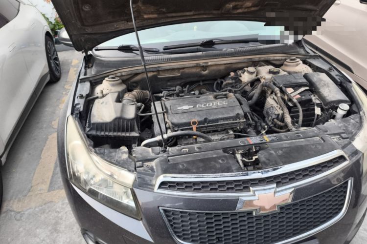 Used Chevrolet Cruze 2013 Hatchback 1.6L Automatic Luxury Model Engine Bay Right