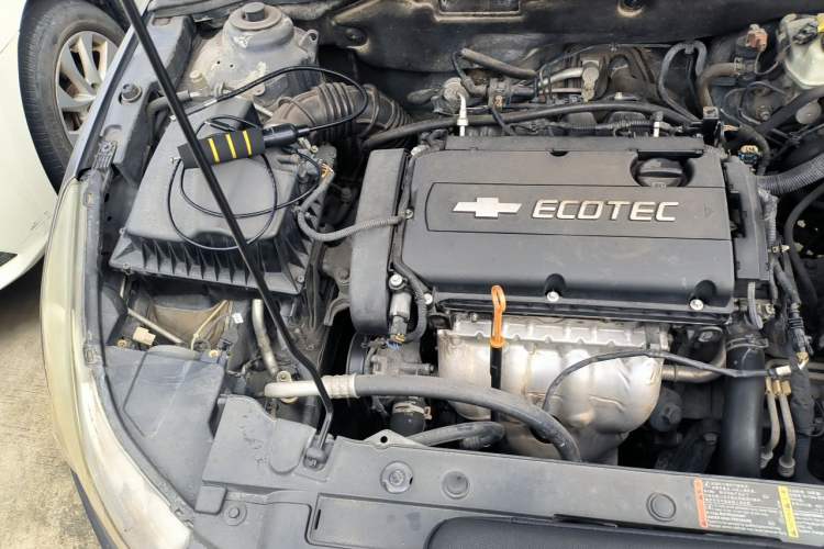Used Chevrolet Cruze 2013 1.8L SE AT Engine Bay Right