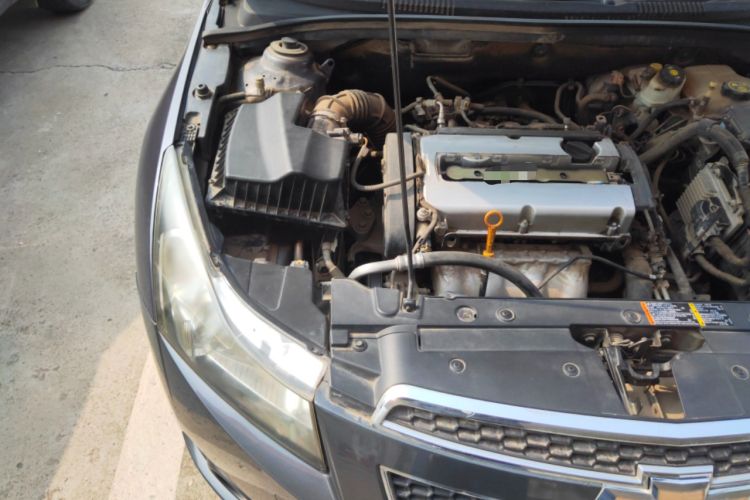 Used Chevrolet Cruze 2013 1.8L SX AT Engine Bay Right