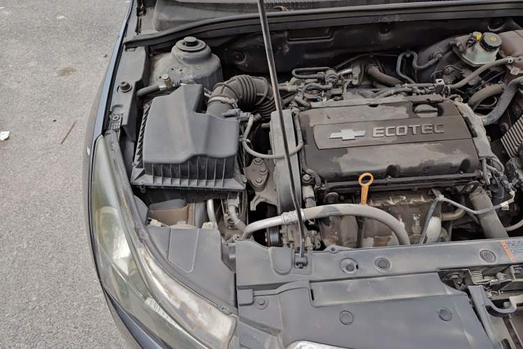 Used Chevrolet Cruze 2013 1.6L SE MT Engine Bay Right