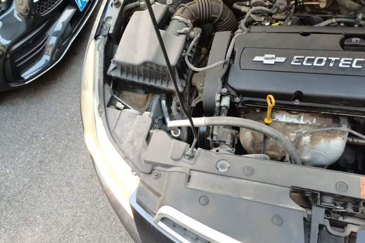 Used Chevrolet Cruze 2013 1.6L SE MT Engine Bay Right