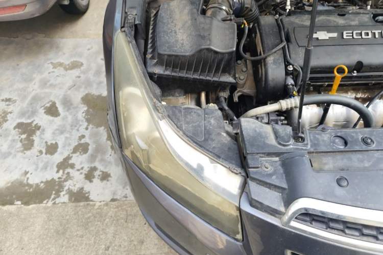 Used Chevrolet Cruze 2013 1.8L SE AT Engine Bay Right