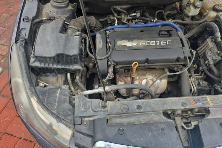 Used Chevrolet Cruze 2013 1.8L SE AT Engine Bay Right