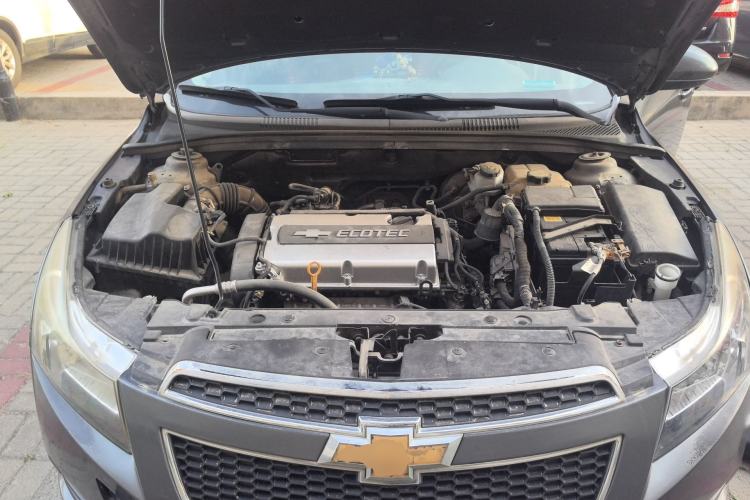 Used Chevrolet Cruze 2013 1.6L SL Sunroof Edition MT Engine Bay