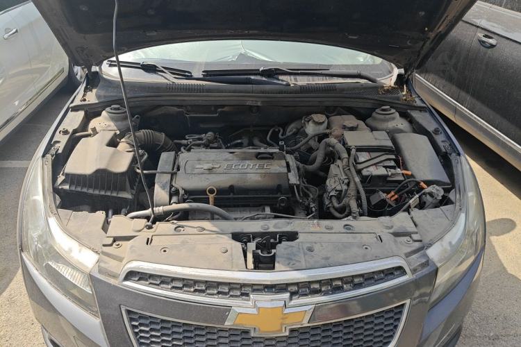 Used Chevrolet Cruze 2013 1.6L SE MT Engine Bay