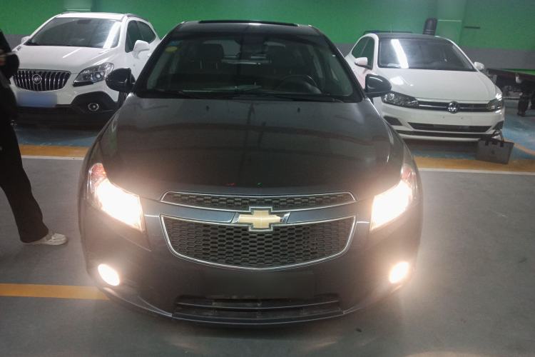 Used Chevrolet Cruze 2013 Hatchback 1.6L Automatic Luxury Model Exterior 1