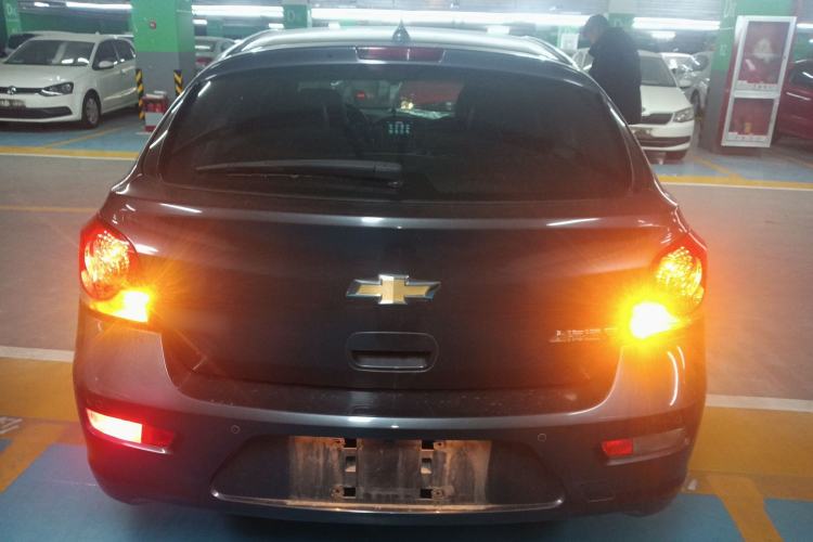 Used Chevrolet Cruze 2013 Hatchback 1.6L Automatic Luxury Model Exterior 4