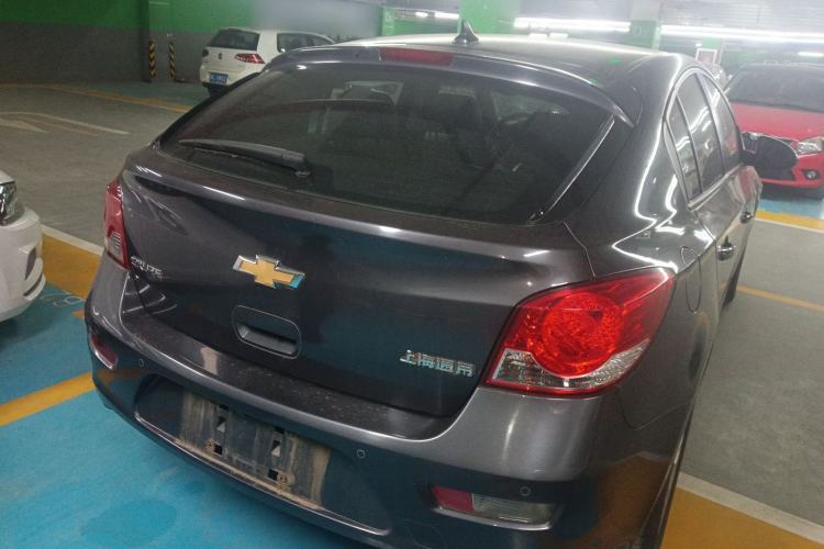 Used Chevrolet Cruze 2013 Hatchback 1.6L Automatic Luxury Model Exterior 5